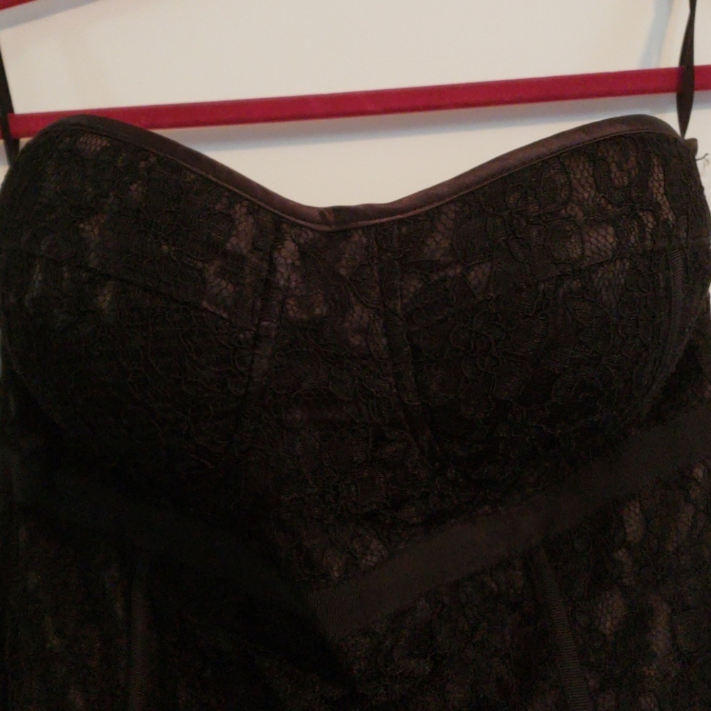 Corset - Picture 2 of 3